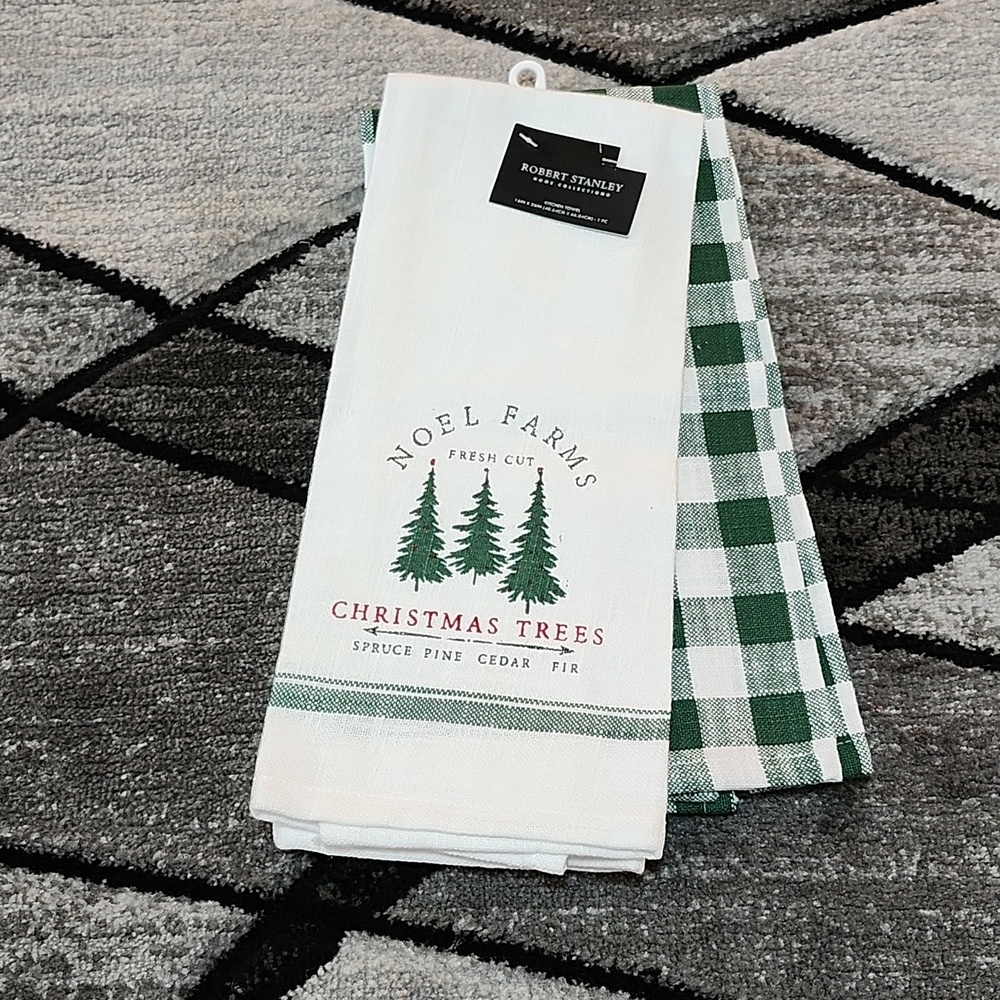 ROBERT STANLEY HOME COLLECTION CHRISTMAS TREES 🌲 SET-OF-2 TOWELS